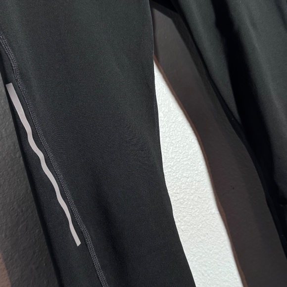 Med Nike Dri-FIT Black Running Leggings w/Reflective Stripes & Zippered Ankles - Picture 3 of 11